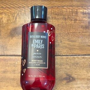 Bath & Body Works Emily in Paris Amour Body Wash - Deep Red